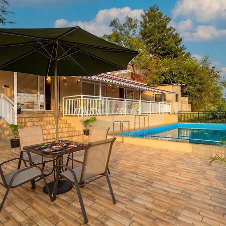 Stayvista'S Harvest Haven - Pool-View Villa With Deck & Machan Near Sula Nashik Exterior foto